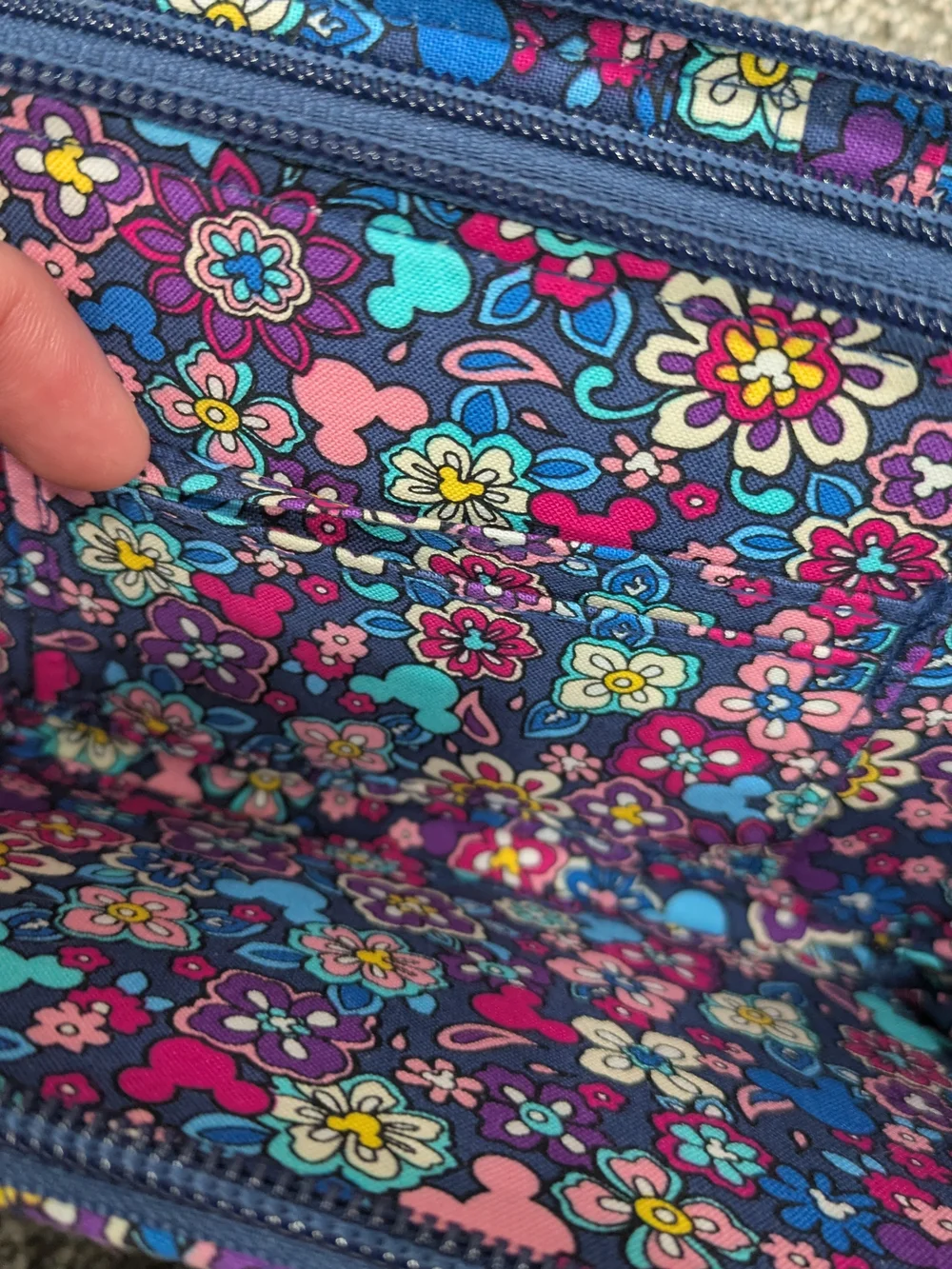 Vera Bradley Disney Mickey Wallet Wristlet Double Zip Phone Pocket - Picture 12 of 16